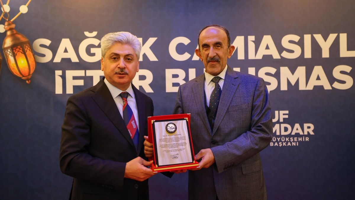 Başkan Alemdar sağlık ailesiyle iftarda buluştu