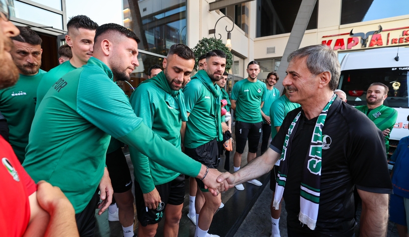 baskan-alemdar-sakaryaspor-a-destek-icin-adana-daeerlk3pxox