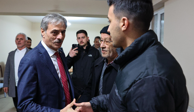 baskan-alemdar-teravih-sonrasi-cay-sohbetine-katildievpuc2vmau