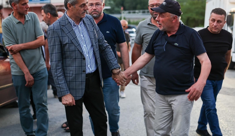 Başkan Alemdar yangındna etkilenen mahalleleri ziyaret etti