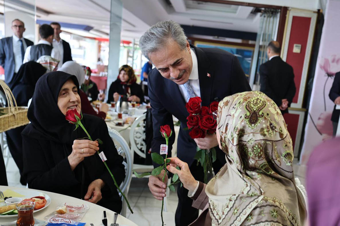 Başkan Alemdar’dan Anneler Günü’nde anlamlı buluşma