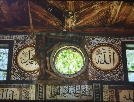 baskan-altug-tarihi-camii-yikilmak-uzereb0z1ky9cou