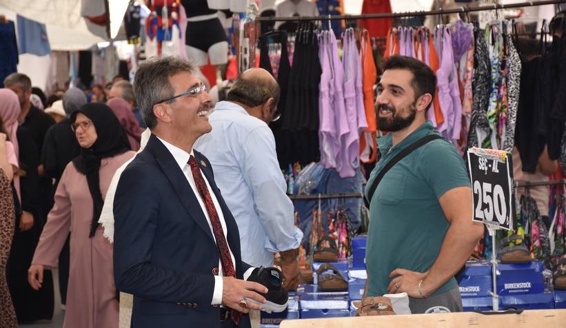 Başkan Dinç; Çarşamba Pazarı esnafını ziyaret etti
