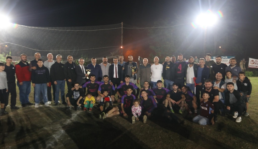 Başkan Dinç turnuvanın kapanışı programına katıldı