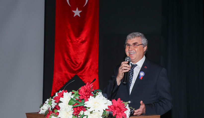 baskan-ekrem-yuce-24-kasim-ogretmenler-gunu-dolayisiyla-duzenlenen-programa-katildiykntvvjrau