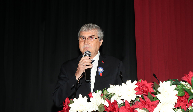 baskan-ekrem-yuce-24-kasim-ogretmenler-gunu-dolayisiyla-duzenlenen-programa-katildiykntvvjrau