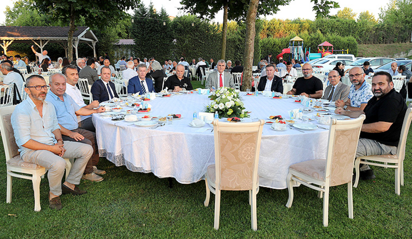 baskan-ekrem-yuce-gazetecilerle-bulustuv2g0wug4rm
