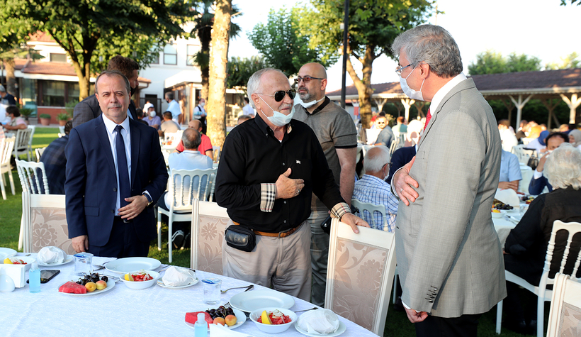 baskan-ekrem-yuce-gazetecilerle-bulustuv2g0wug4rm