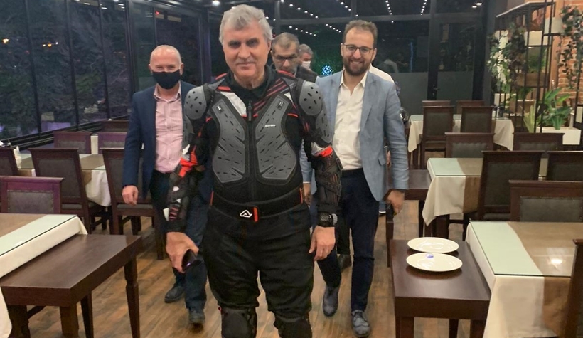 baskan-ekrem-yuce-motosiklete-atlayip-sehri-dolastiwvhutktvt0