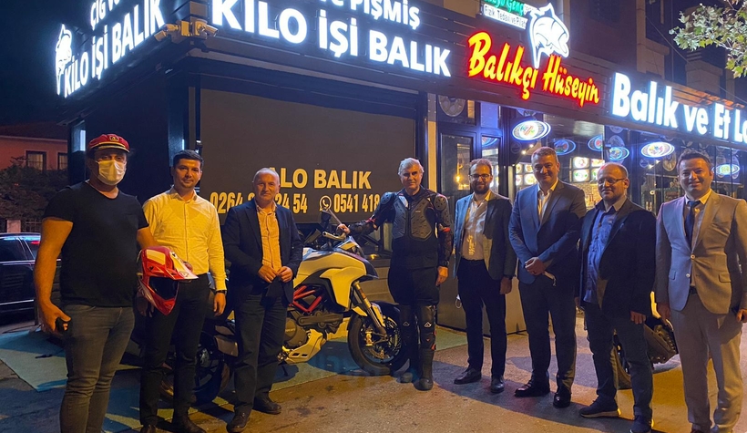 baskan-ekrem-yuce-motosiklete-atlayip-sehri-dolastiwvhutktvt0
