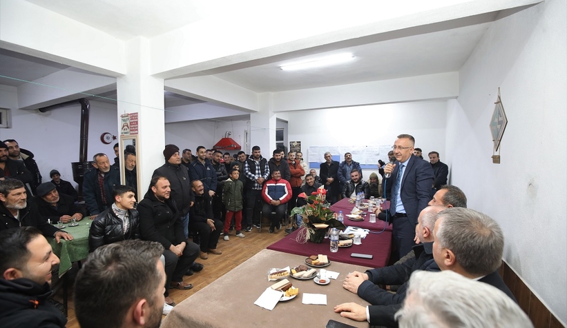 baskan-isiksu-camyolu-nda-vatandaslarla-bulusturezva1ret0