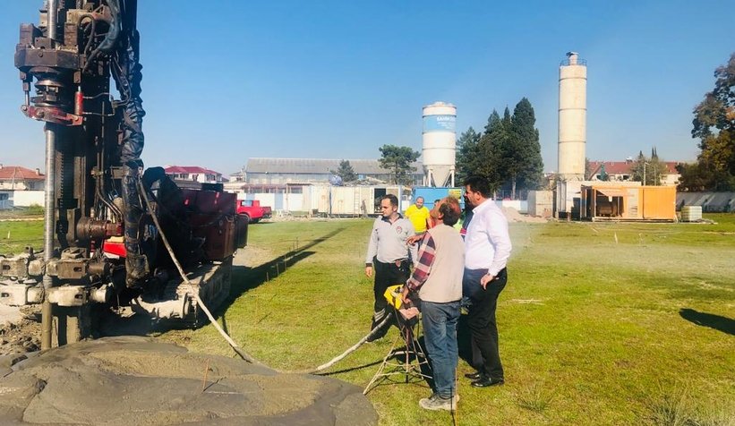 Başkan Soykan, Gençlik Merkezi ve Spor Kompleksi çalışmalarını inceledi