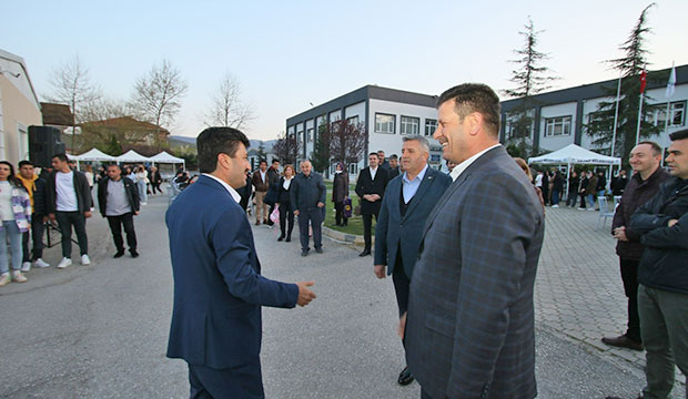 baskan-soykan-universite-ogrencileri-ile-iftarda-bulustu-svdrb3vxzj