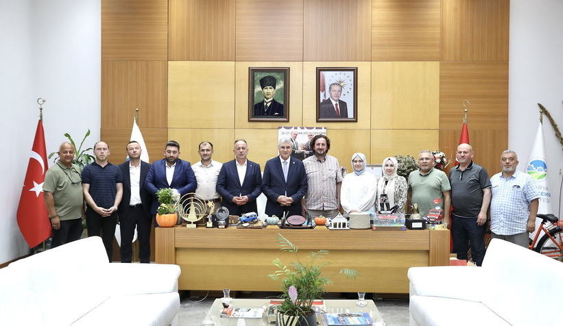 baskan-yuce-ak-parti-akyazi-teskilatini-misafir-ettia2lftmporx