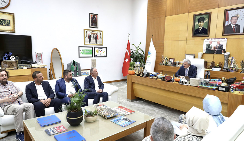 baskan-yuce-ak-parti-akyazi-teskilatini-misafir-ettia2lftmporx