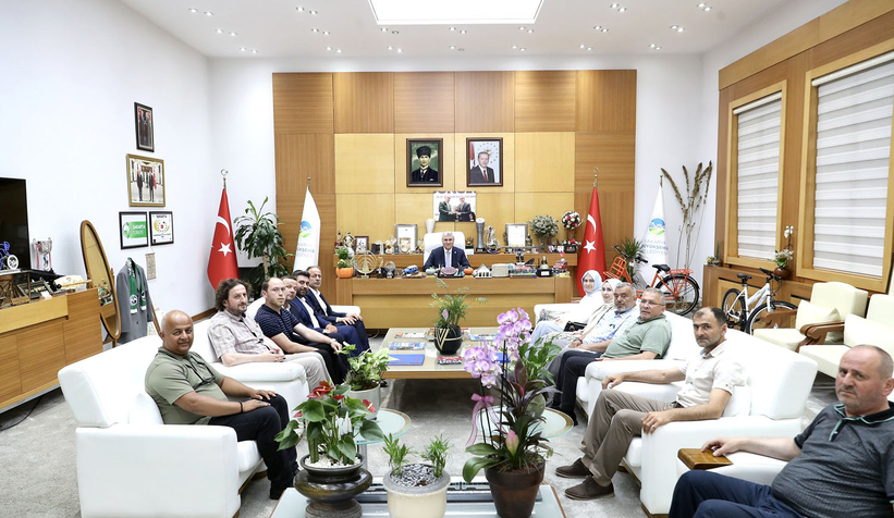baskan-yuce-ak-parti-akyazi-teskilatini-misafir-ettia2lftmporx