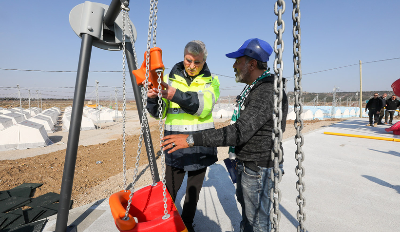 Başkan Yüce çocukların mutluluğunu paylaştı