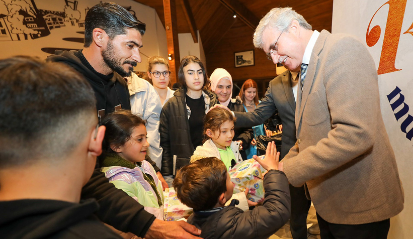 Başkan Yüce depremzede ailelerle iftarını açtı