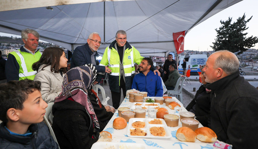 baskan-yuce-depremzedelerle-iftar-actiwlnxszbdoh