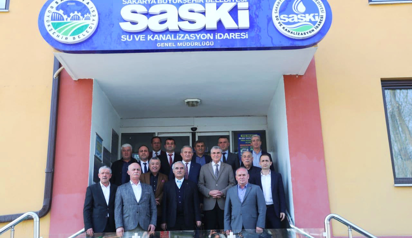 baskan-yuce-kolileri-kendi-eliyle-teslim-ettiqw5cauuvue