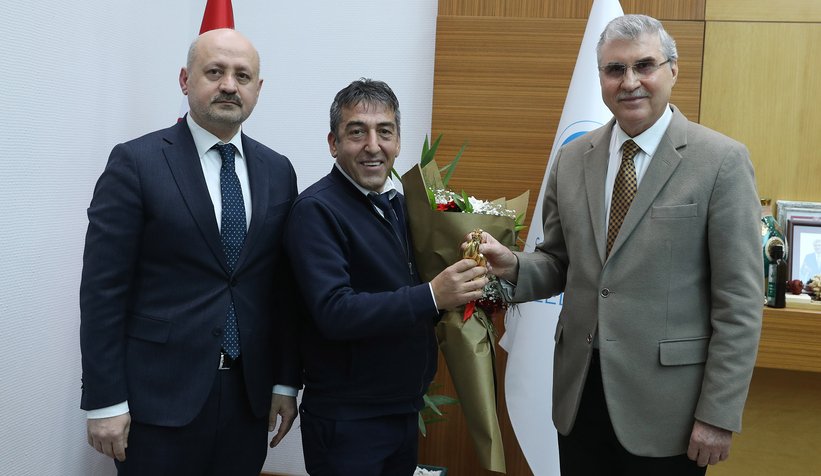 Başkan Yüce o şoförleri ödüllendirdi