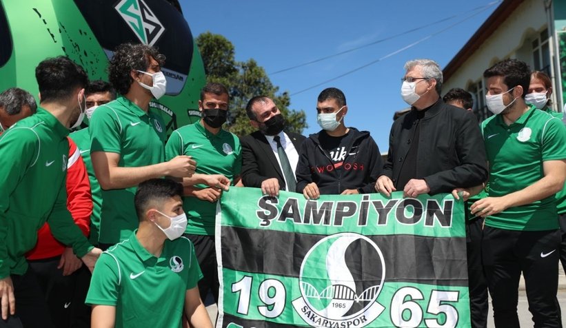 Başkan Yüce, Sakaryaspor'u Play Off için Van'a uğurladı