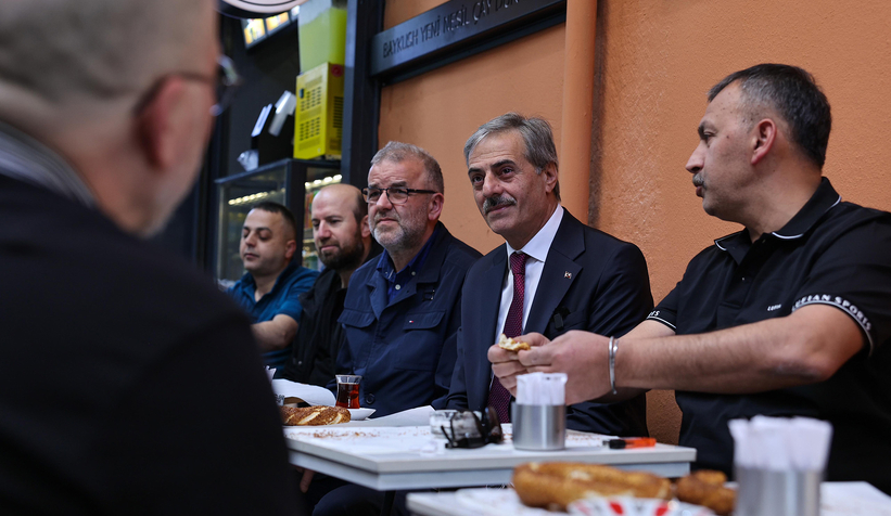 baskan-yusuf-alemdar-uzuncarsi-esnafi-ile-bulustudwxvr0pcak
