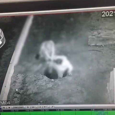 Bastığı rögar kapağı sonu oluyordu