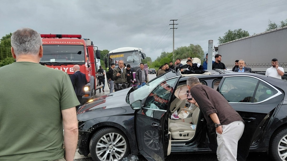 Batakköy Kavşağı’nda Can Pazarı: 3’ü Çocuk 4'ü Ağır 6 Yaralı