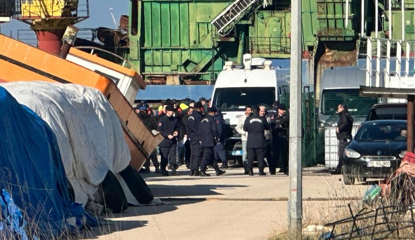 Batan gemide bir kişinin daha cansız bedenine ulaşıldı
