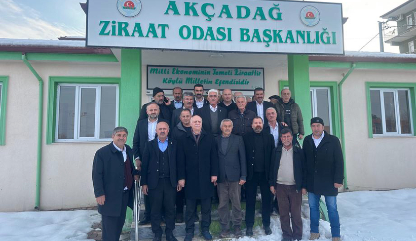 bayraktar-depremzede-ciftcileri-ziyaret-ettiuvv0rzldr3