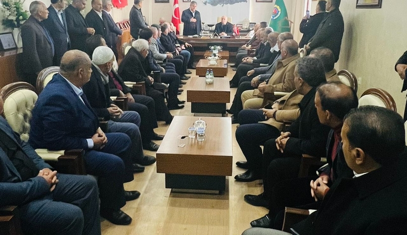 bayraktar-depremzede-ciftcileri-ziyaret-ettiuvv0rzldr3