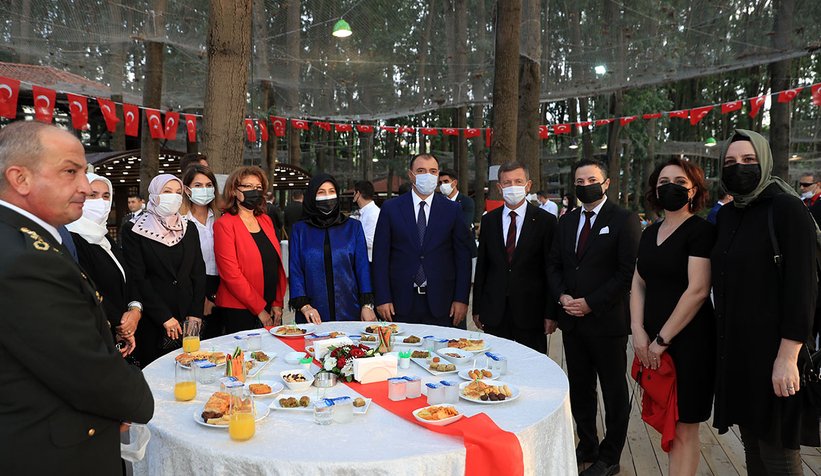 Bayram coşkusu, Demokrasi Meydanı’nda yaşandı