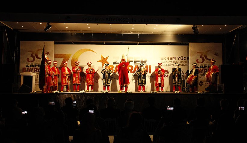 Bayram coşkusu, Demokrasi Meydanı’nda yaşandı