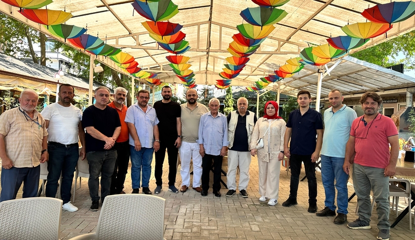bbp-akyazi-meclis-uyeleri-gazetecilerin-basin-bayramini-kutladizzlgs3a0wl