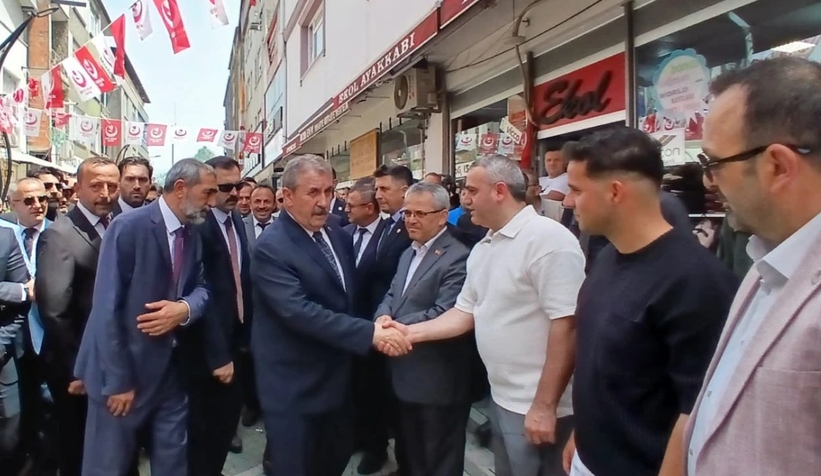 bbp-genel-baskani-destici-akyazi-da-ilce-kongresine-katildi-bina-acilisi-yaptiq1pwafrvyt