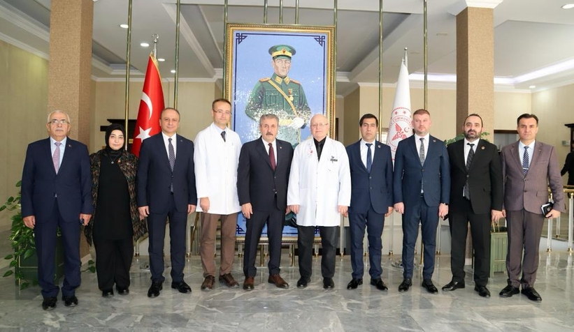 bbp-lideri-destici-ve-yasin-kobal-yarali-asker-ve-gazileri-ziyaret-ettiwu9us3gxaj