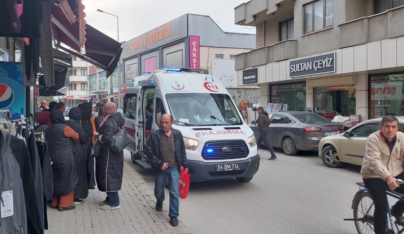 Bebek arabasından düşüp yaralandı