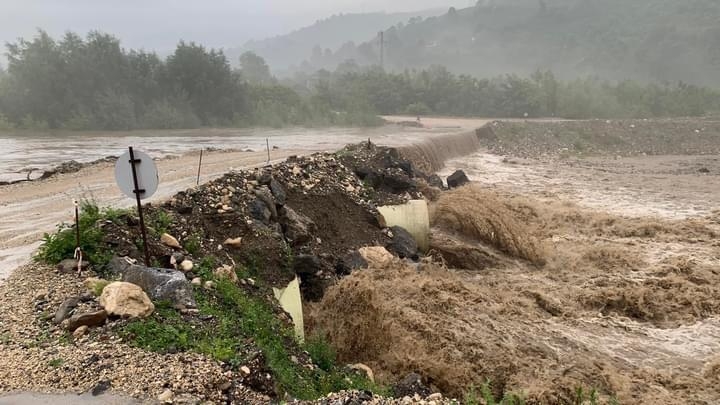 Beldibi geçici köprü ulaşıma kapandı