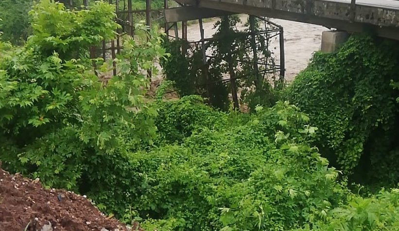 Beldibi'nde köprüde çökme oluştu