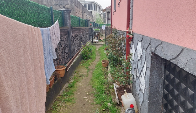 belediye-ekibi-evin-bahcesindeki-sahipli-hayvani-oldurdurfffwgfztw