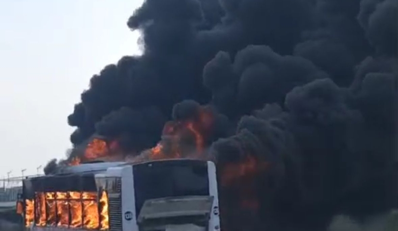 Belediye otobüsü alevlere teslim oldu