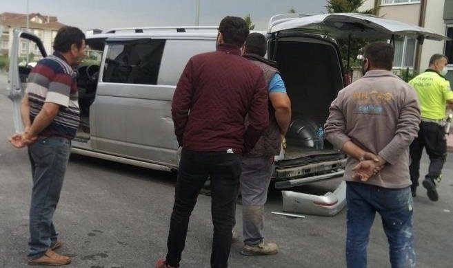 belediye otobüsü kaza yaptı: 2 yaralı