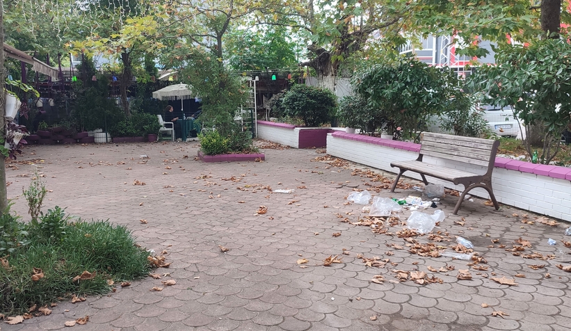 Belediye yürüyüş bandını çitle çevirdi, vatandaş isyan etti