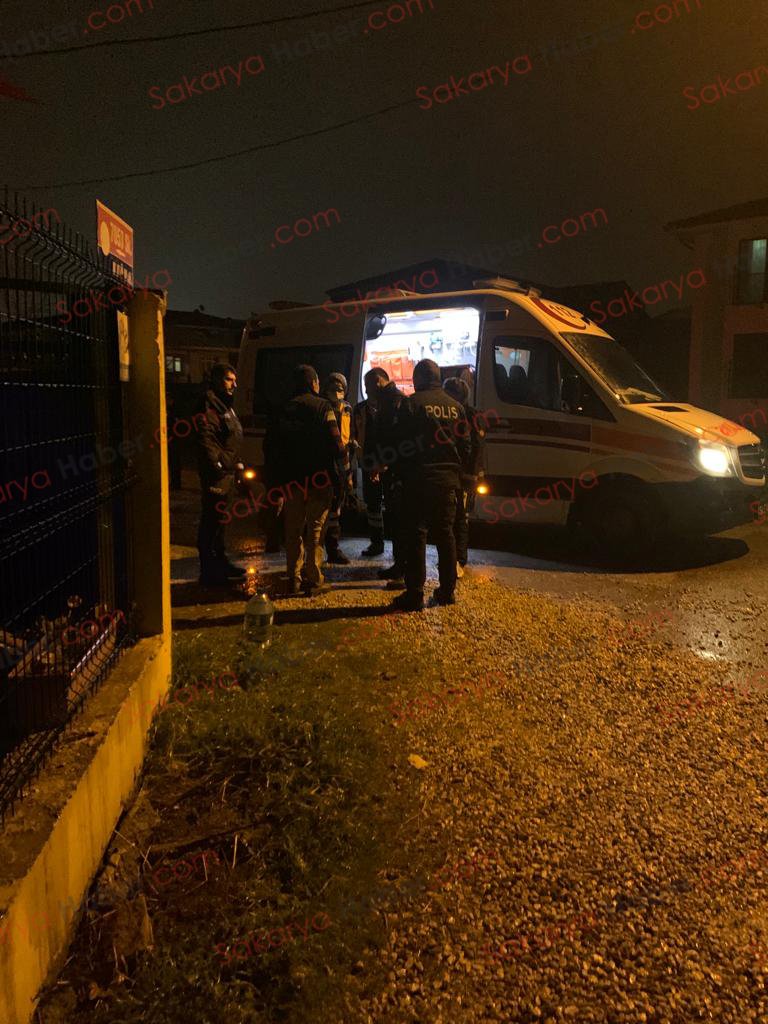   Benzin döküp kendini yakmak istedi