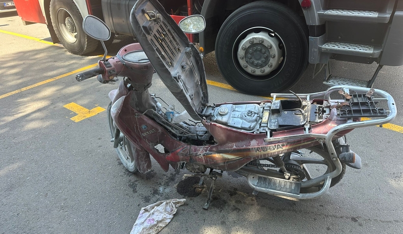 Benzin hortumu koptu alevler içinde kaldı