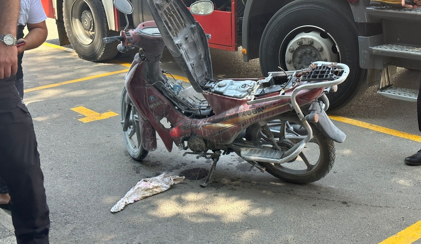 Benzin hortumu koptu alevler içinde kaldı