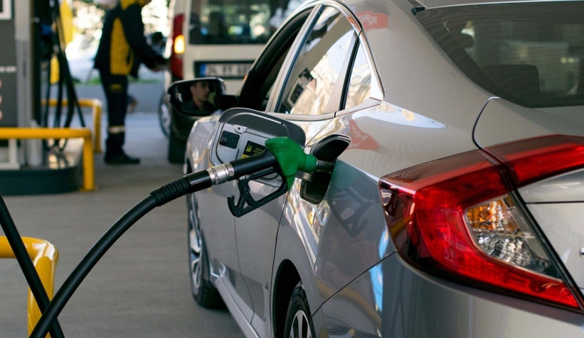 Benzine bir haftada ikinci indirim