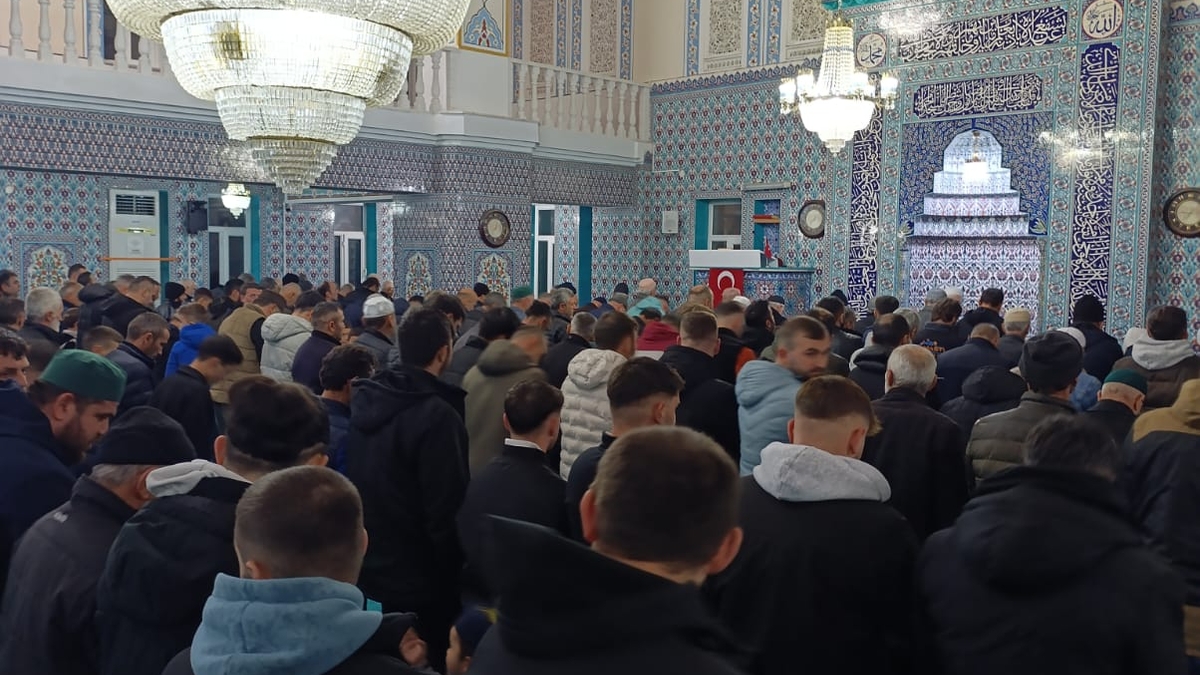 Berat Kandili dualarla idrak edildi