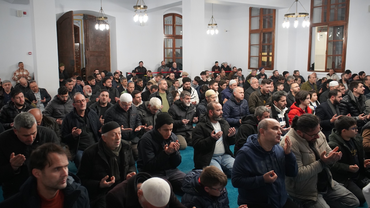 Berat Kandili dualarla idrak edildi